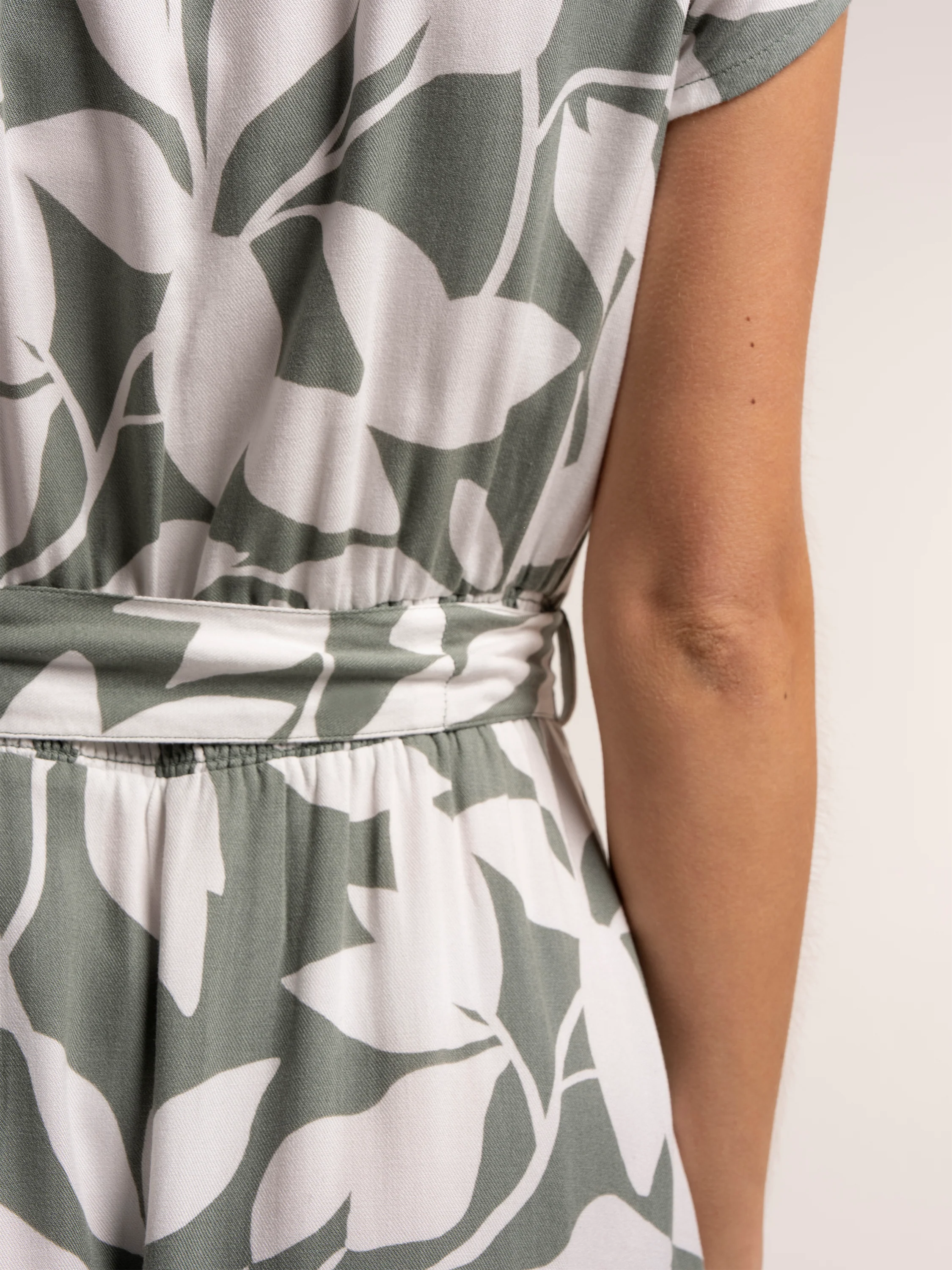 Aime Printed Viscose Knee Length Dress - Image 5