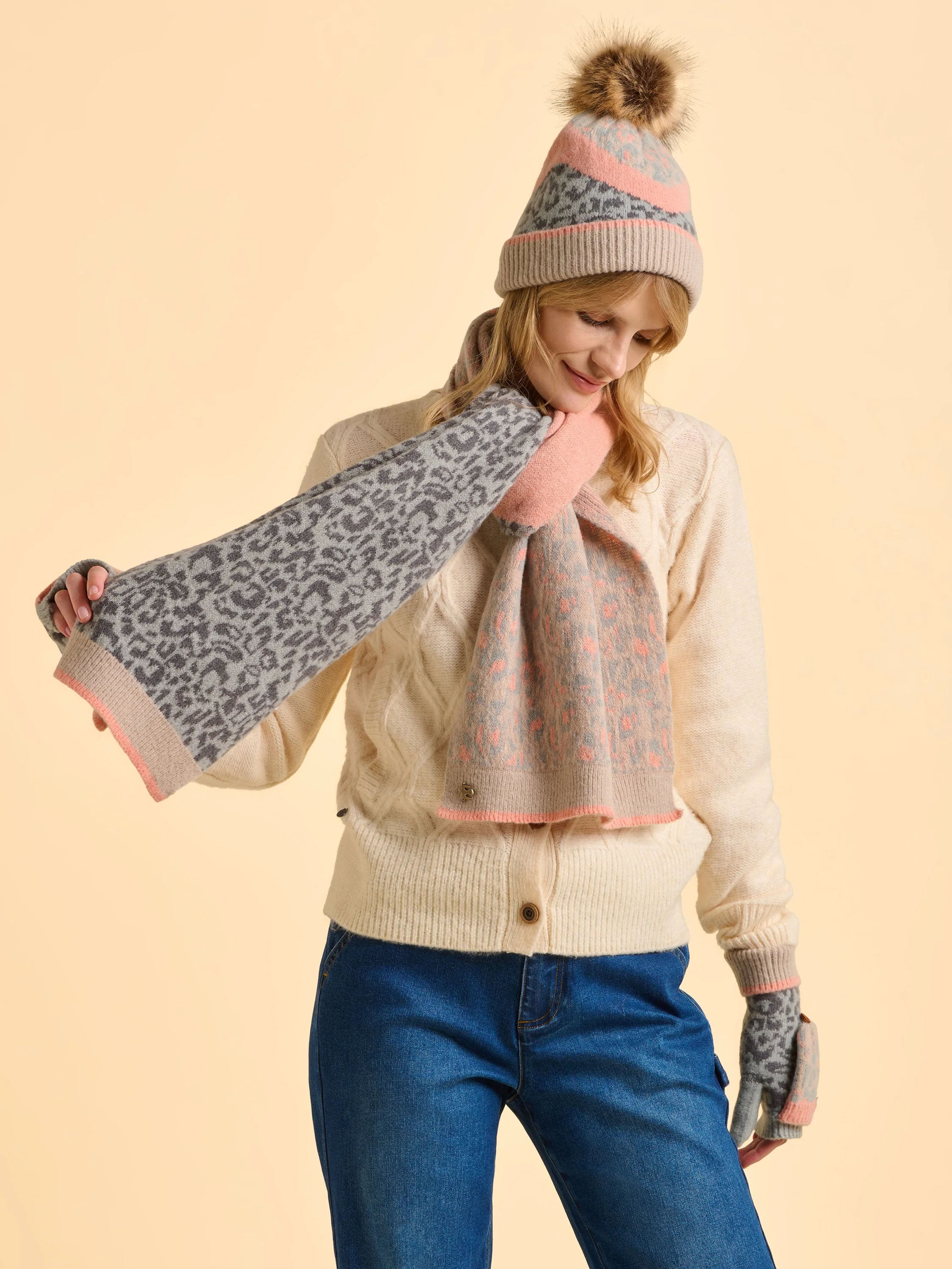 Animax Knitted Scarf - Image 5