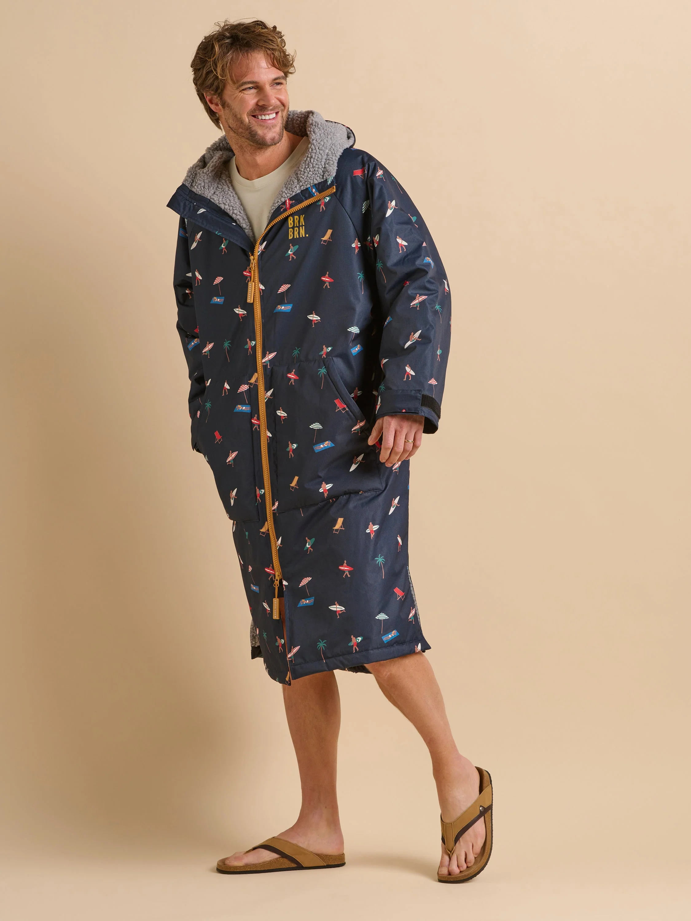 Beach Chinook Changing Robe - Image 6