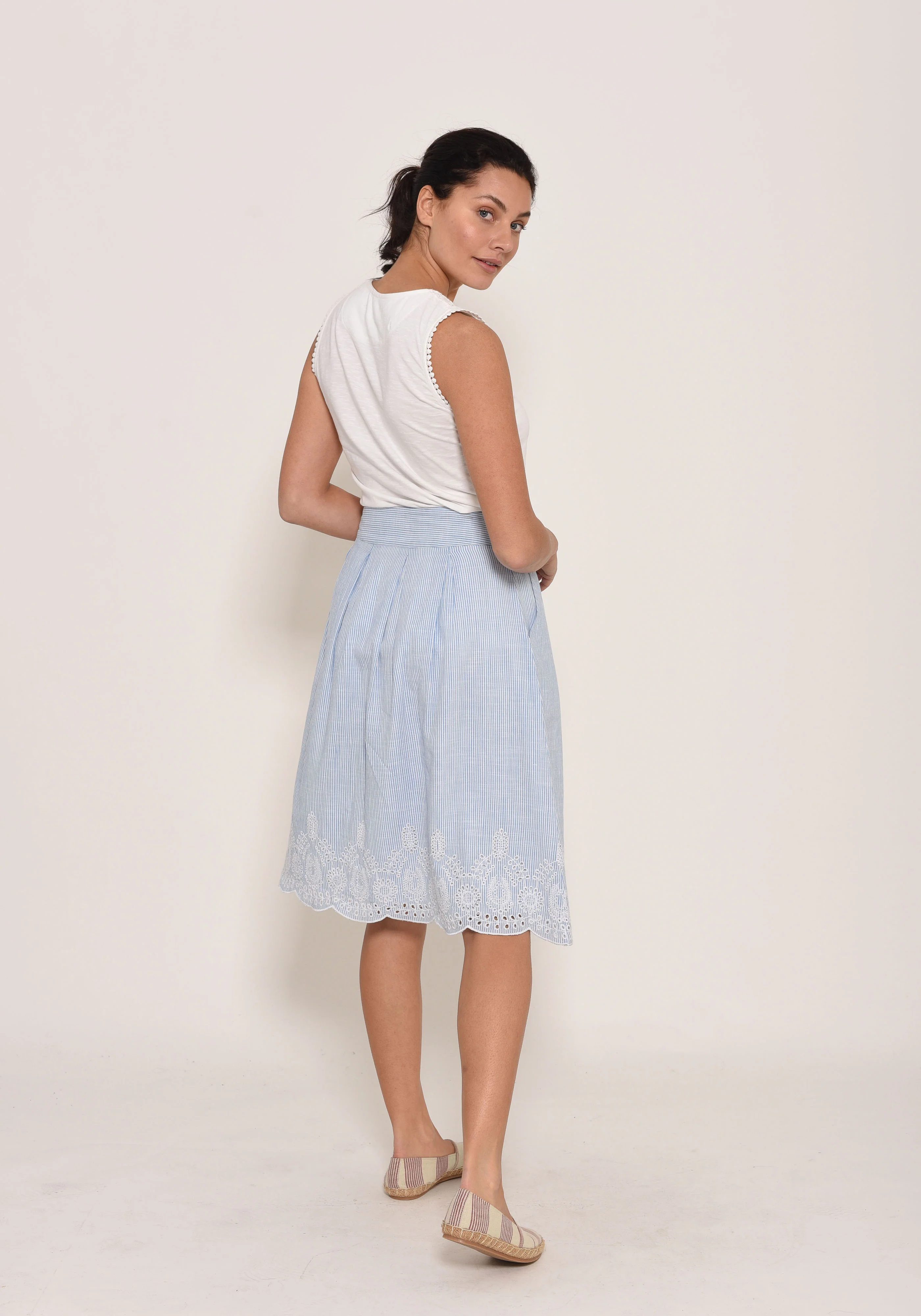 Broderie Anglaise Skirt - Image 4