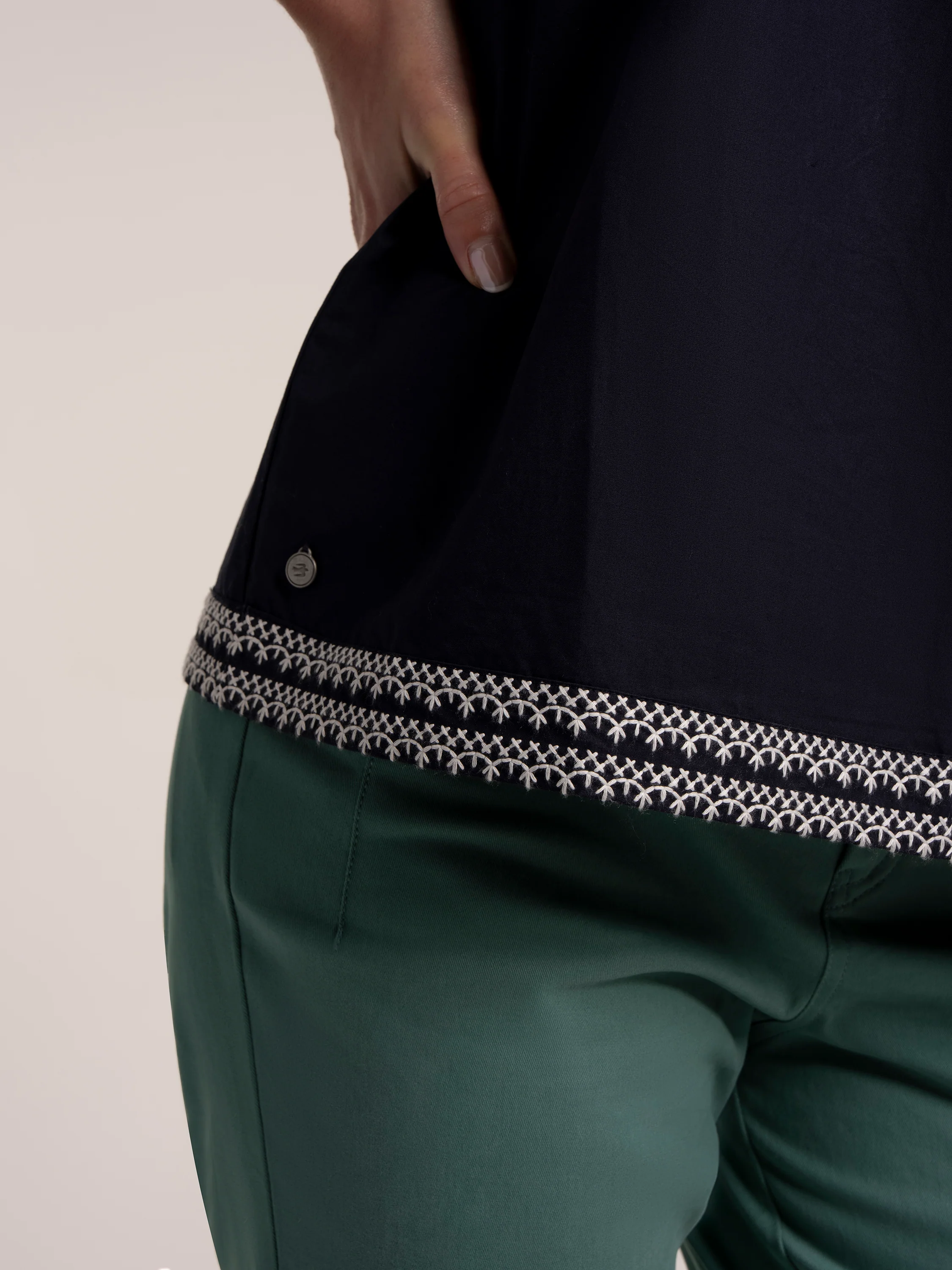 Clement Embroidered Sleeveless Blouse - Image 6