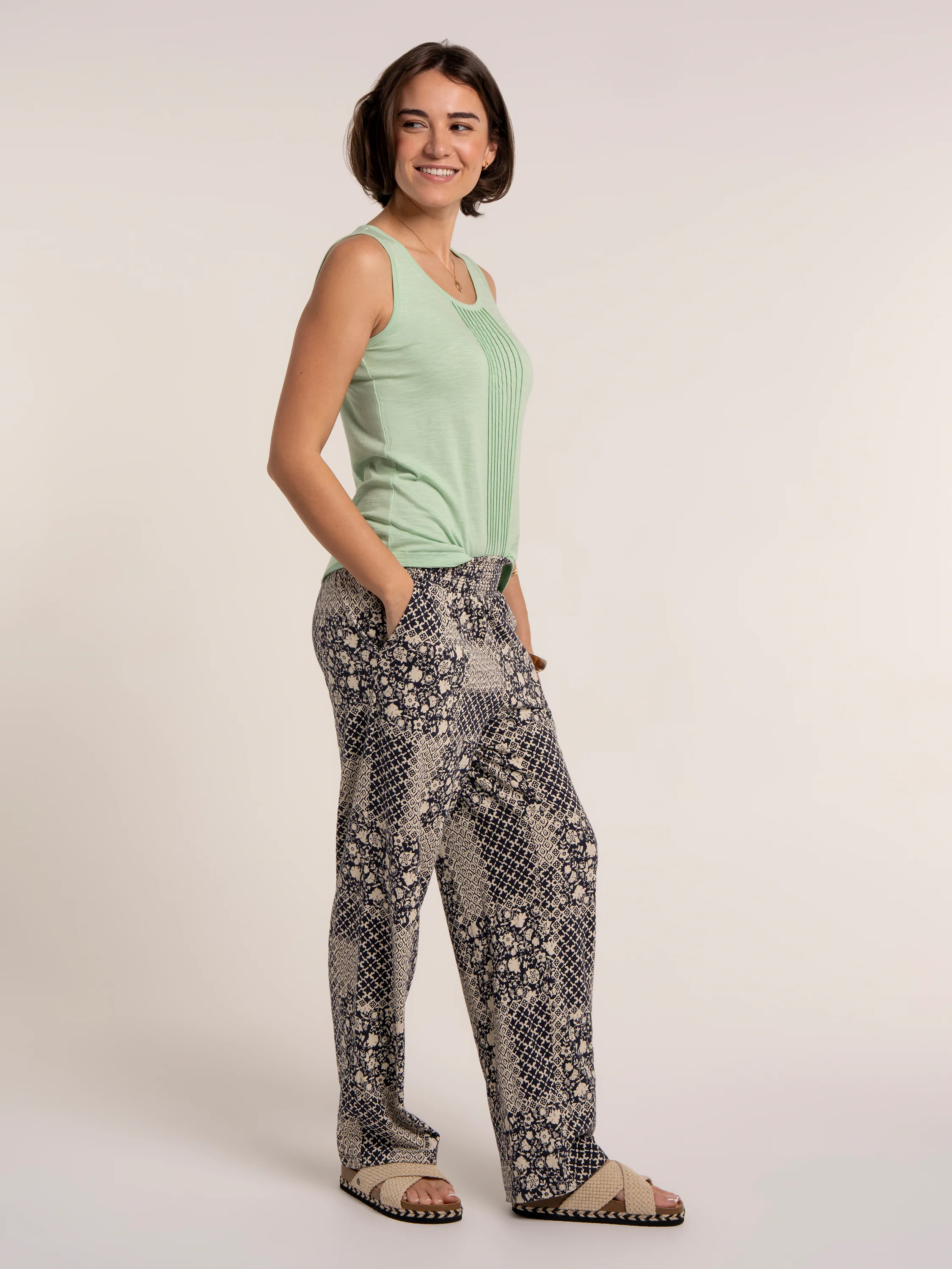 Collina Green Jersey Vest Top - Image 5