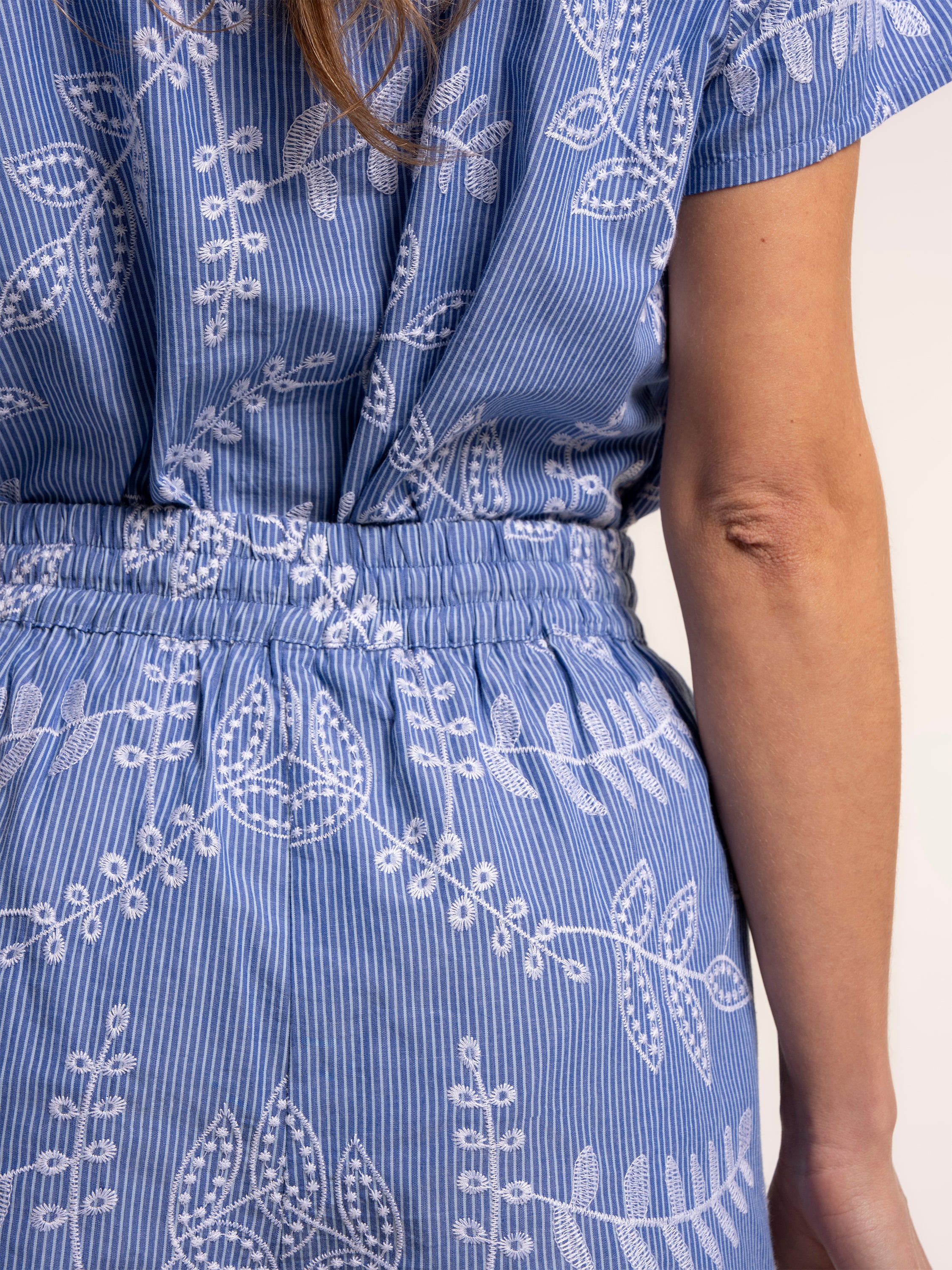 Collins Embroidered Shorts - Image 6
