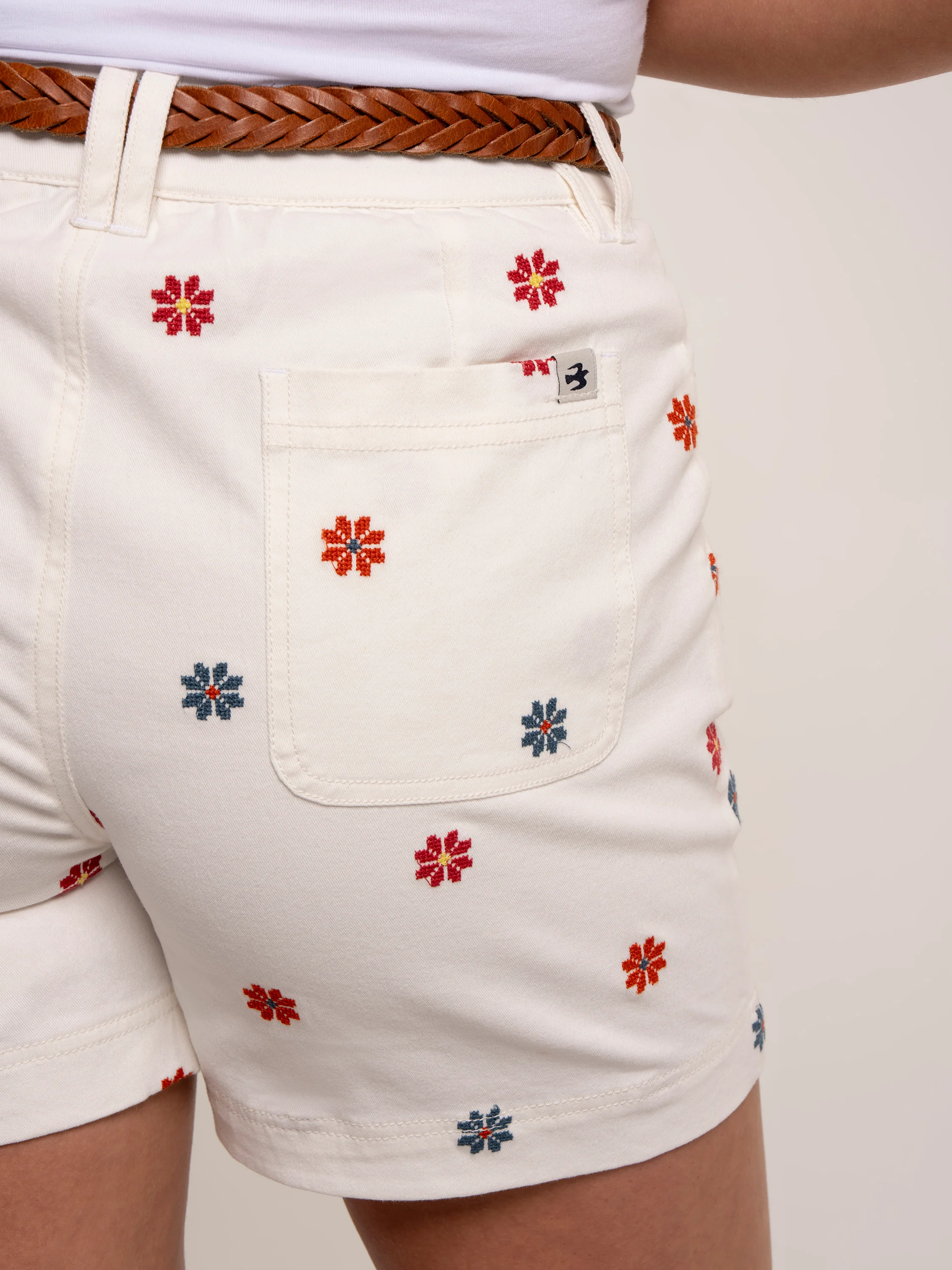 Daniela Floral Embroidered Shorts - Image 13