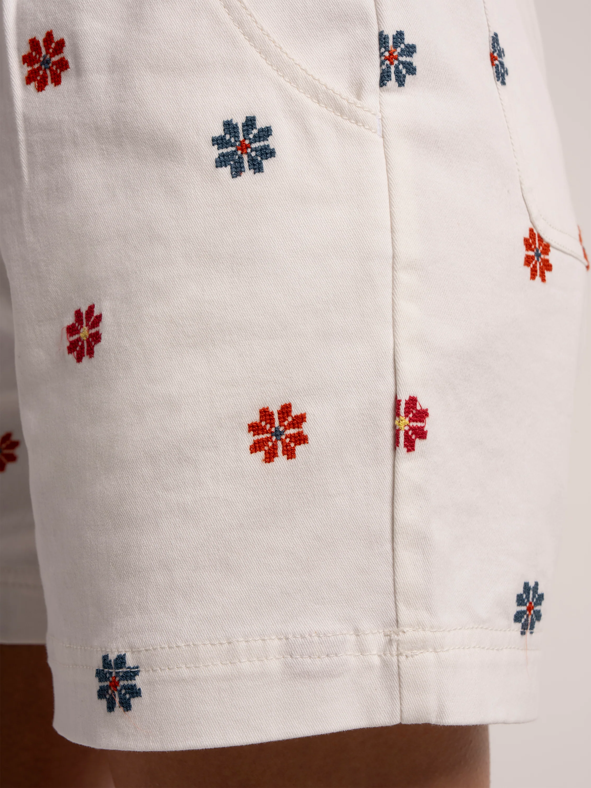 Daniela Floral Embroidered Shorts - Image 8
