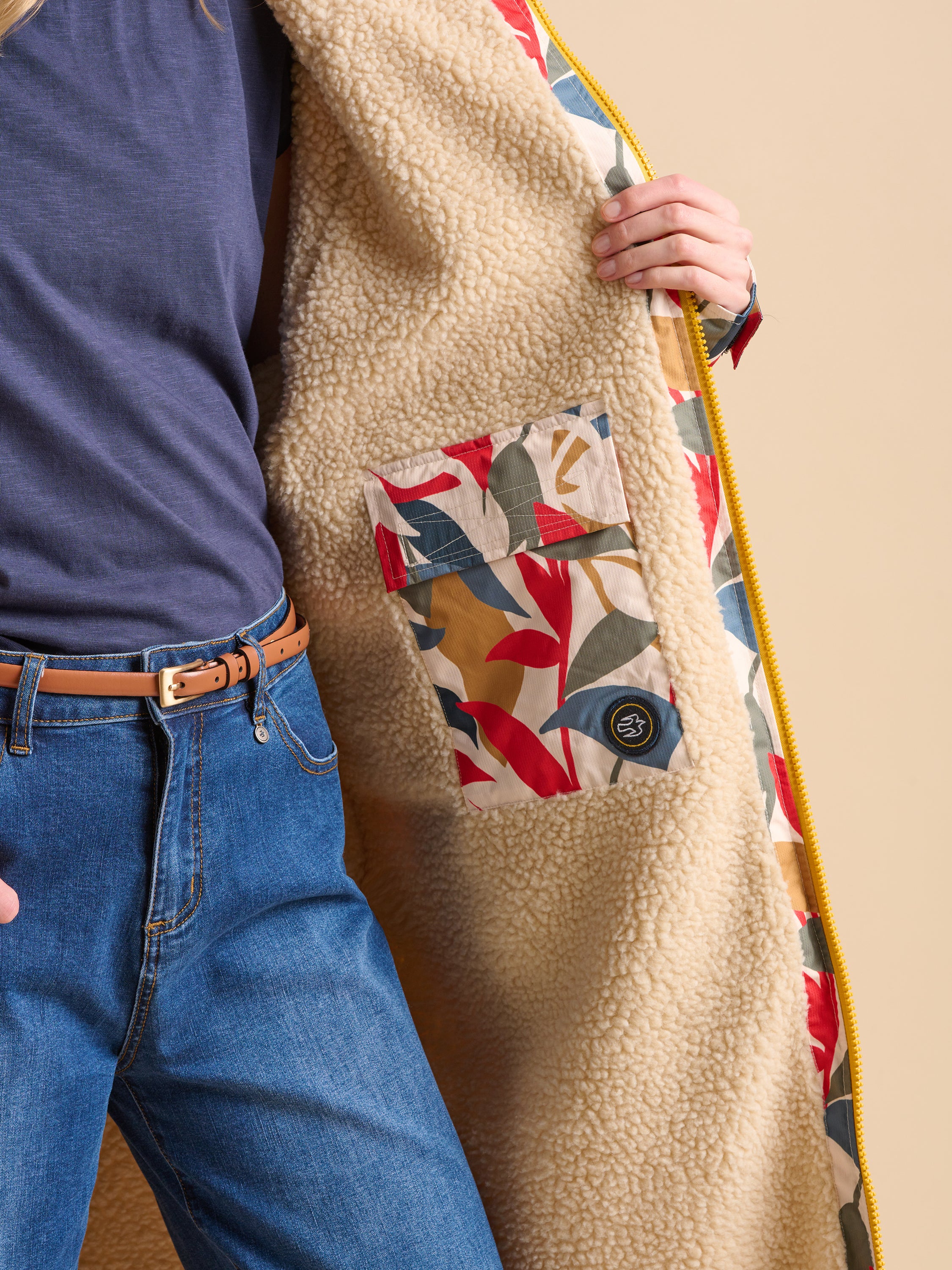 Falling Leaves Chinook Changing Robe - Image 5