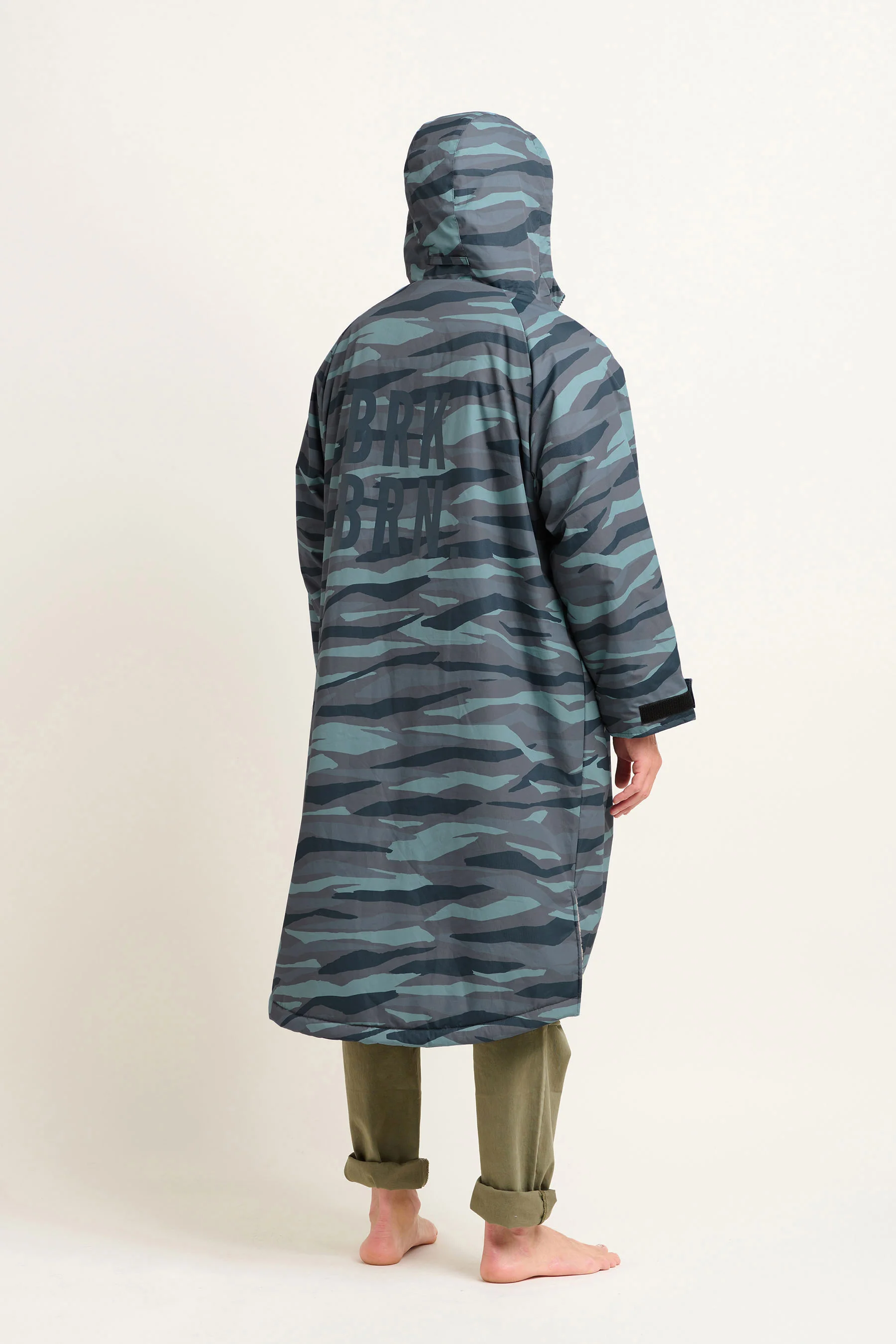 Ice Camo Chinook Changing Robe - Image 4