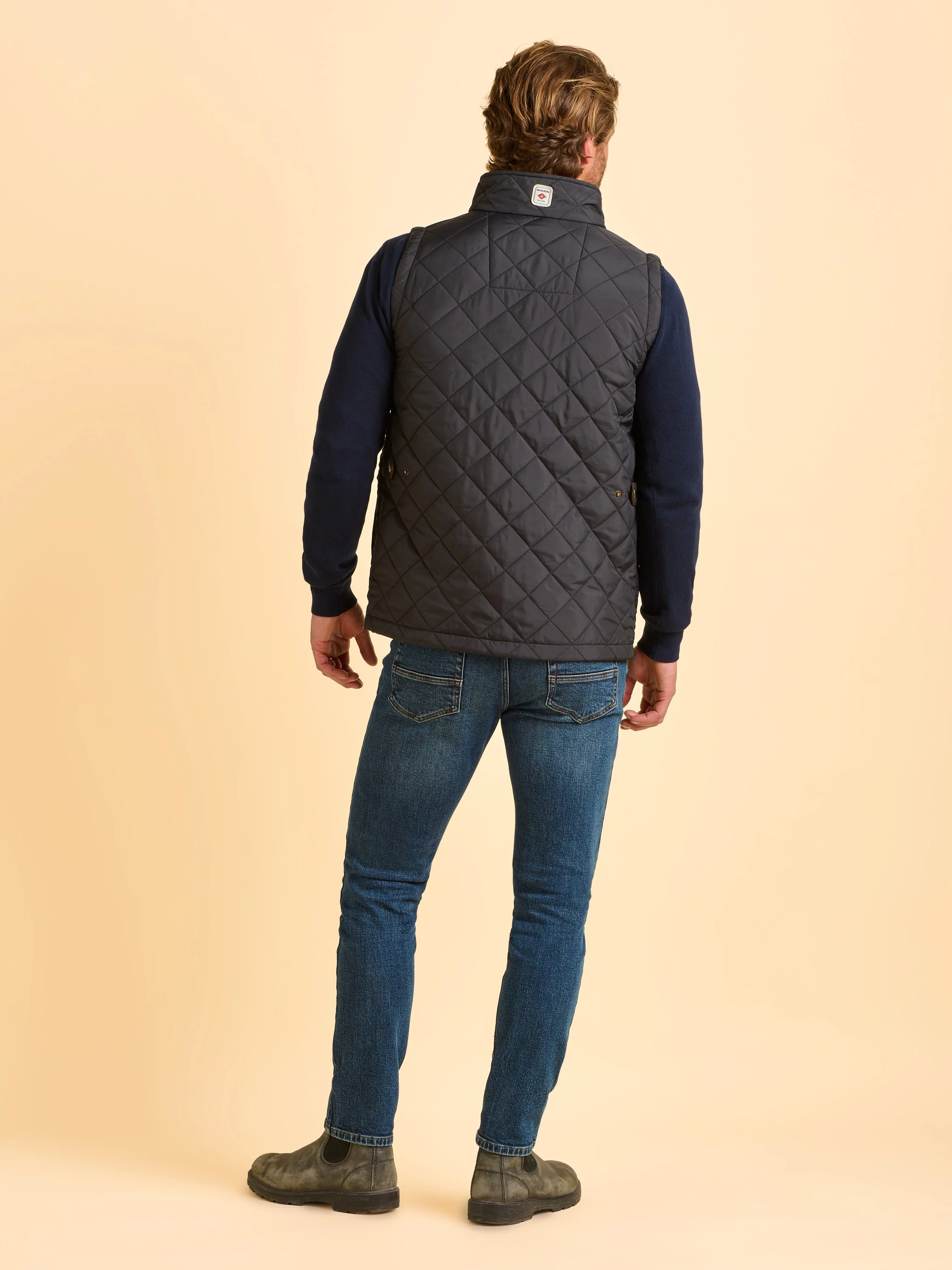 Oakham Diamond Quilted Gilet - Image 2