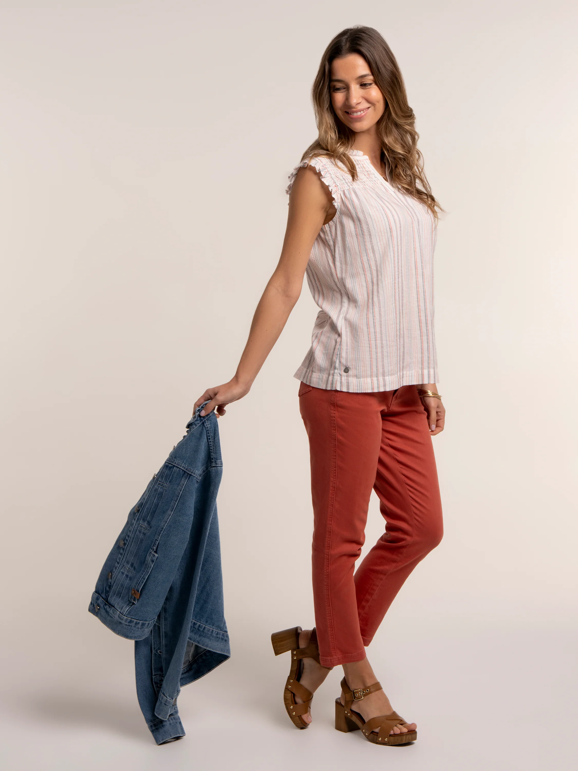 Pier Sleeveless Blouse - Image 3