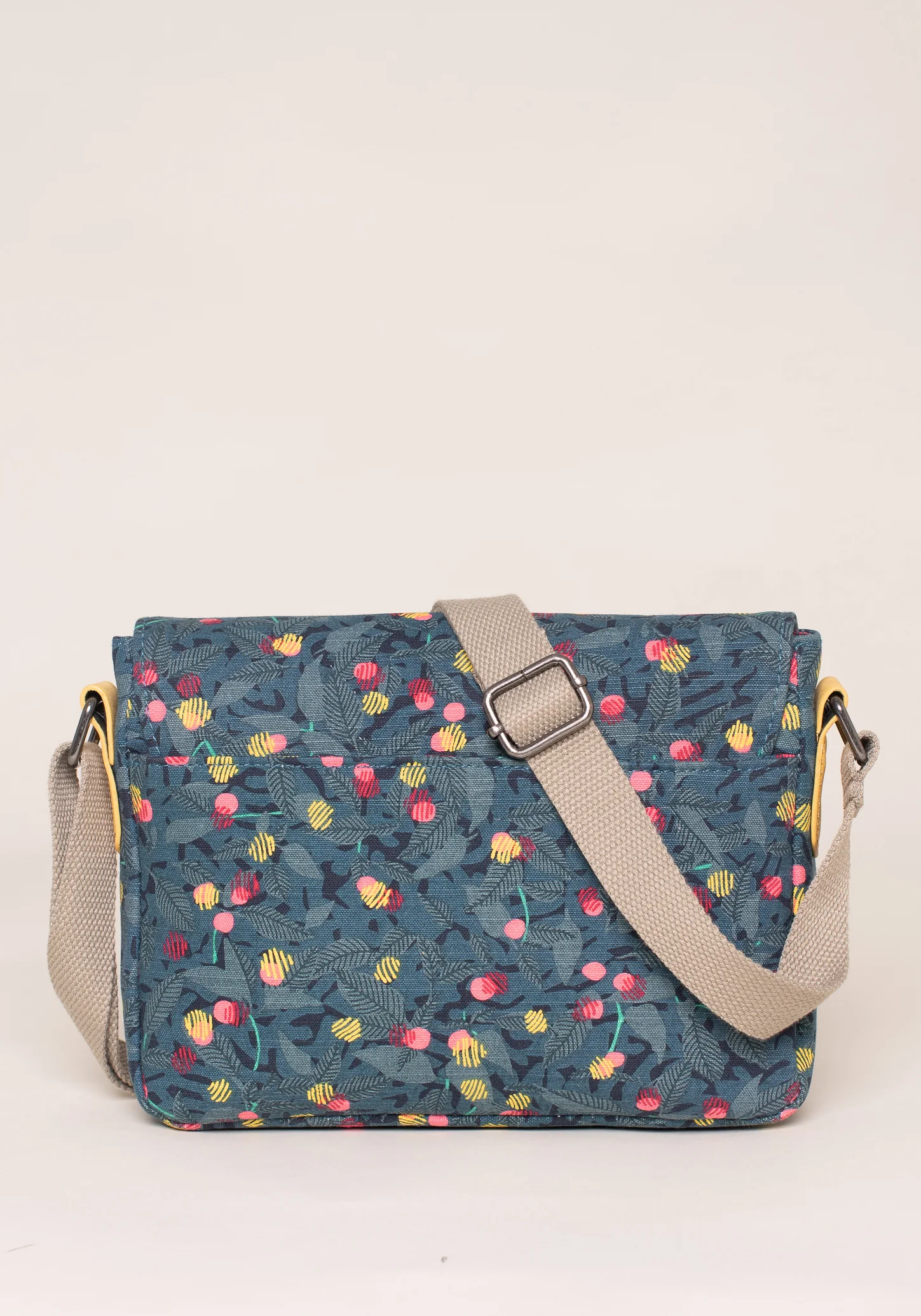 Summer Berry Roo Pouch Cross Body Bag - Image 3