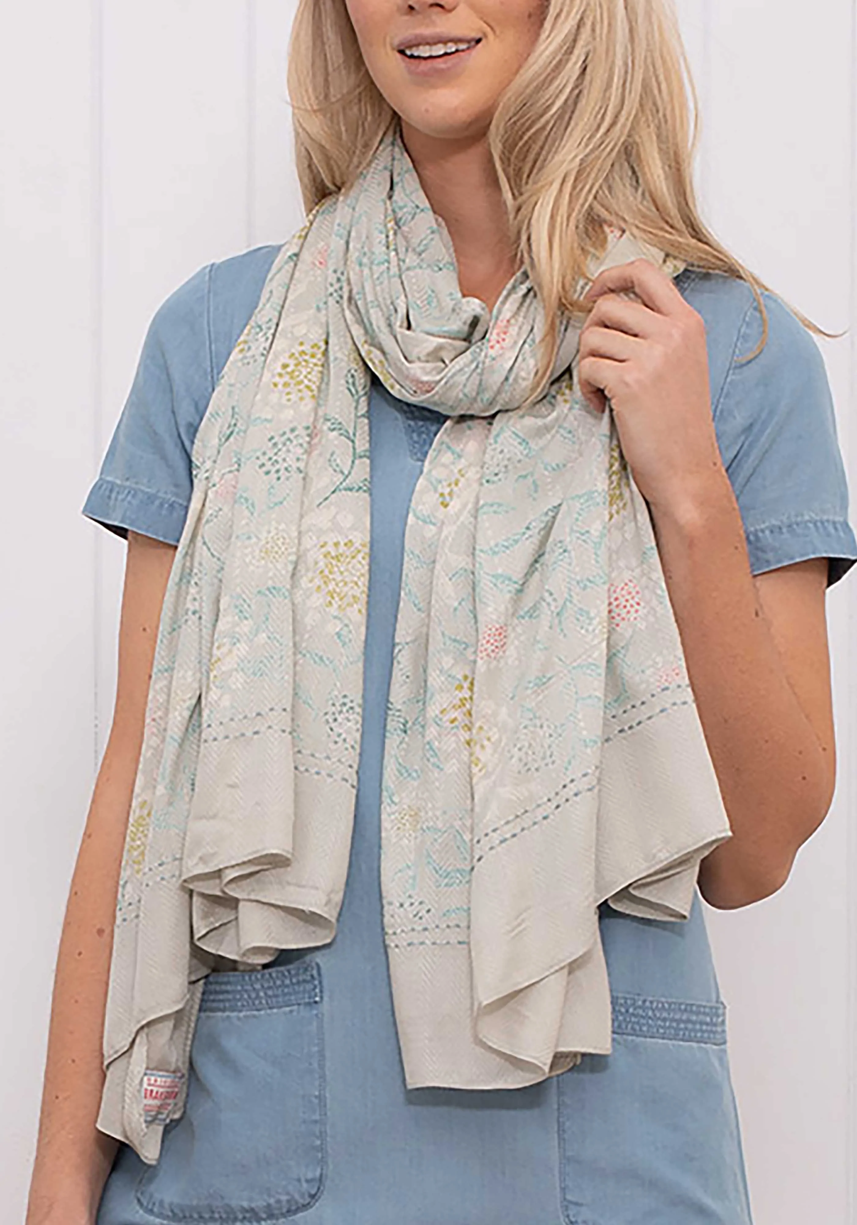 Summer Trailing Border Scarf - Image 2