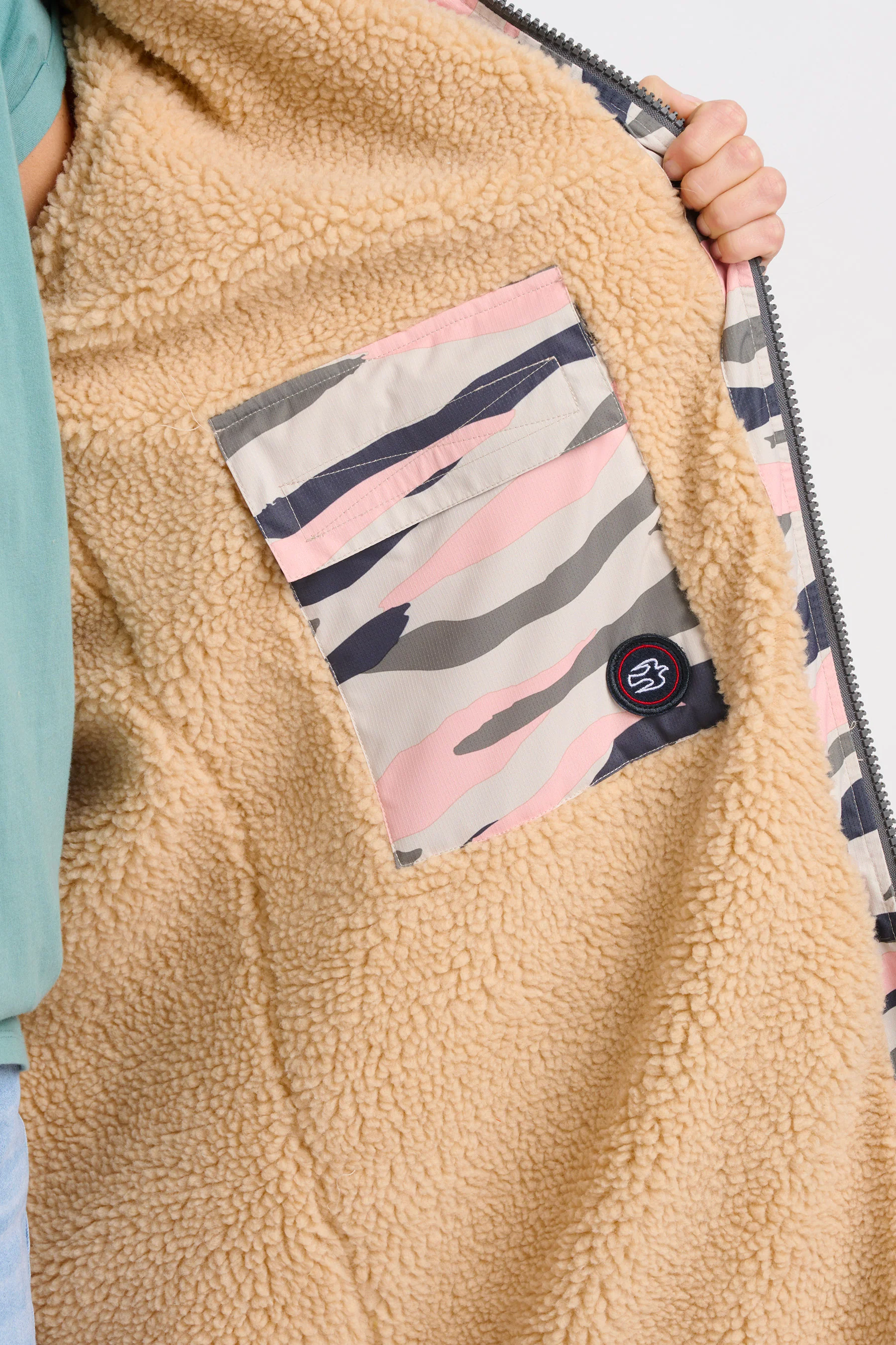Tiger Stripe Chinook Changing Robe - Image 5