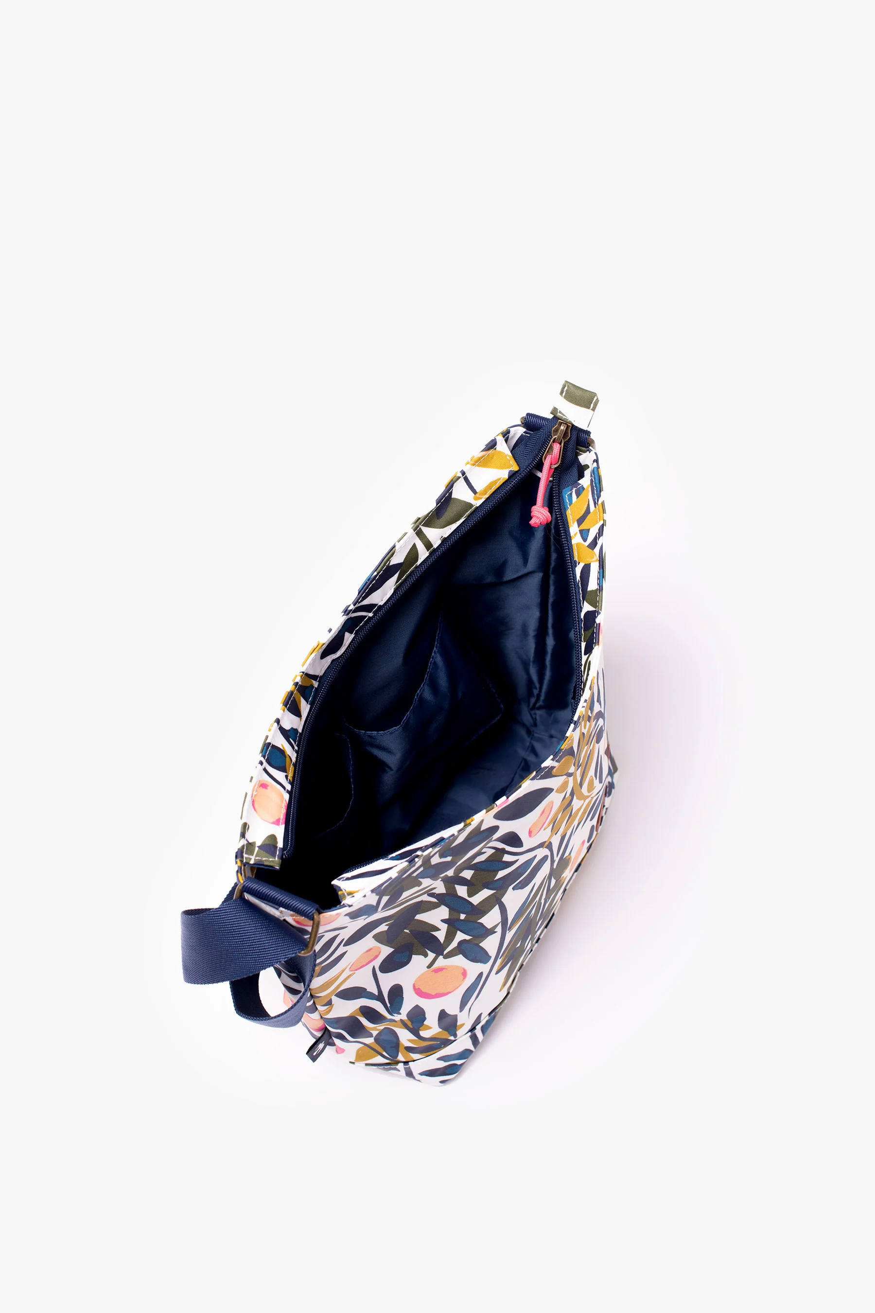 Trailing Hobo Bag - Image 4