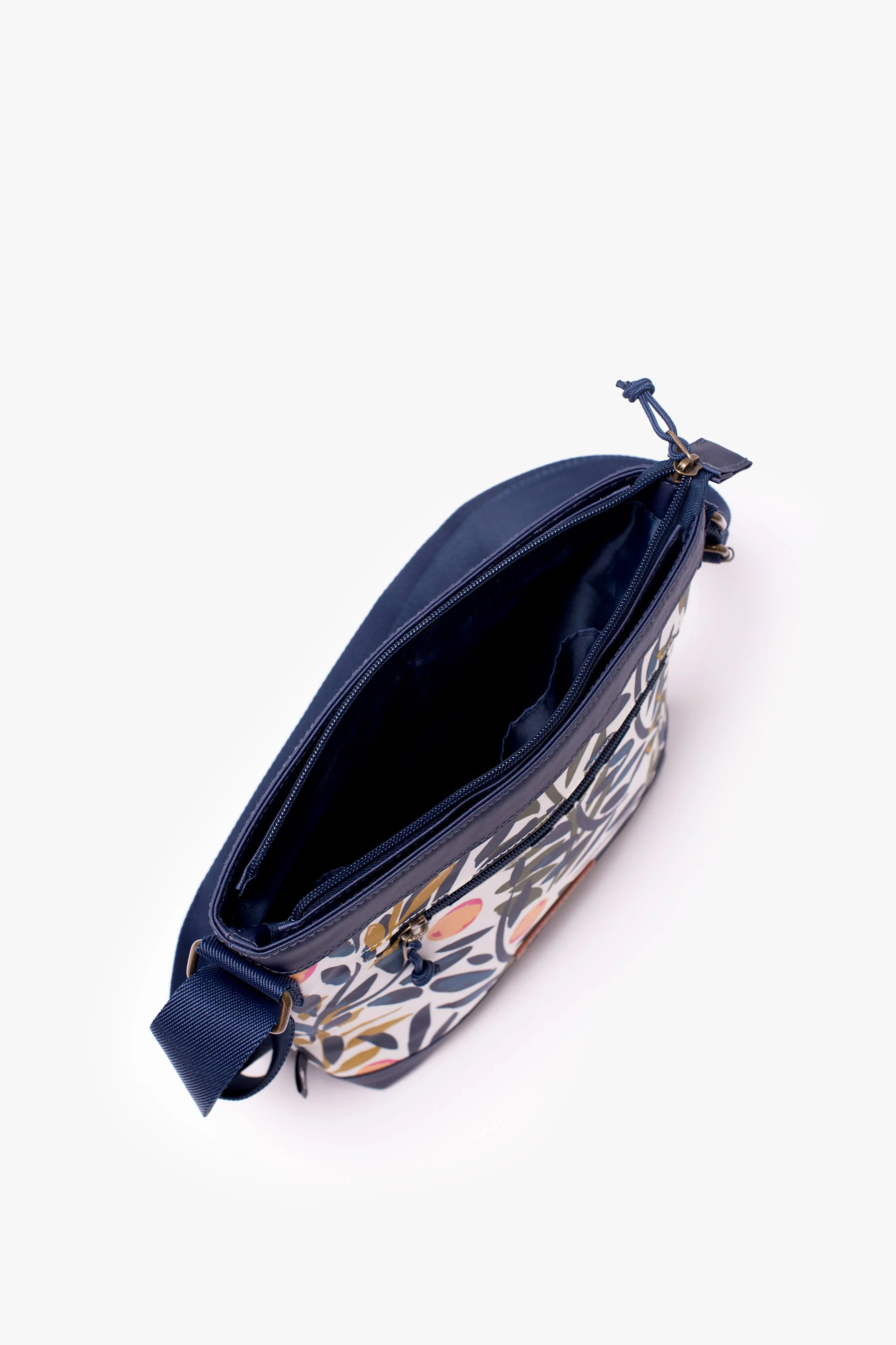 Trailing Messenger Bag - Image 4