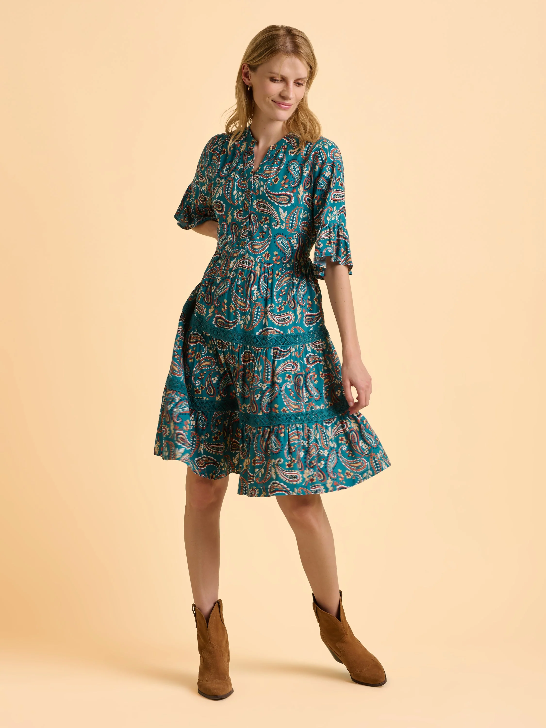 Waves Knee Length Dress - Image 6