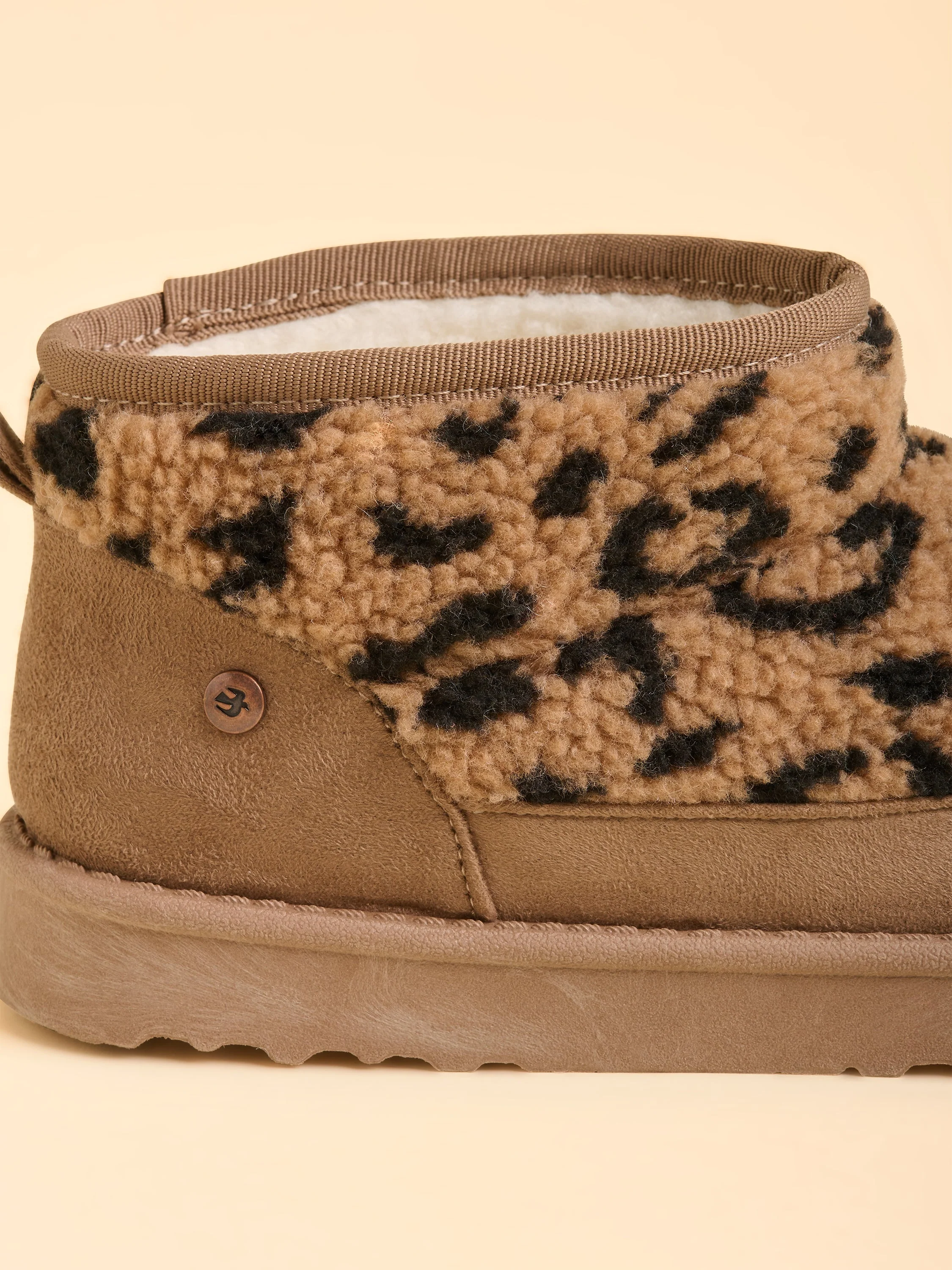 Winters Embrace Slipper - Image 2